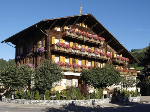 Hotel Saanerhof - Accommodation - Gstaad