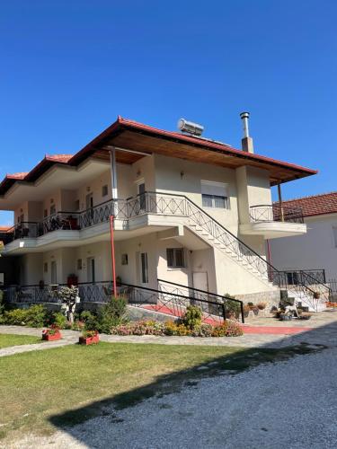 Agapi - image 6