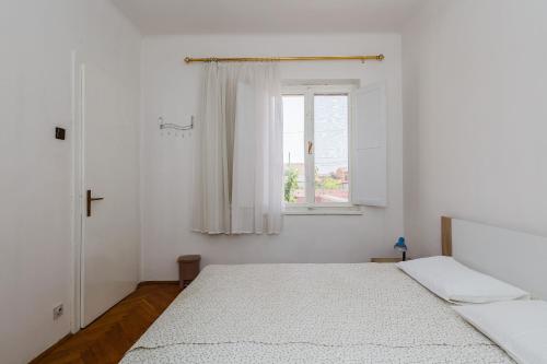 Apartment image 9