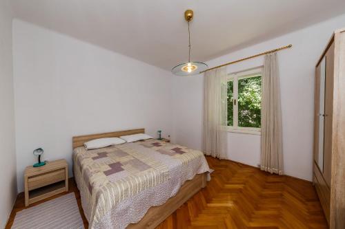 Apartment image 8