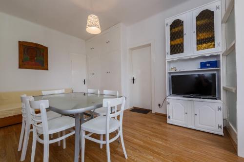 Apartment image 5