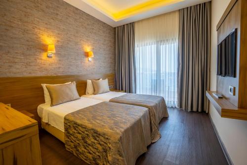 Standard Double or Twin Room with Sea View