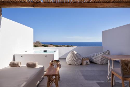 Armony Suites Milos Milos