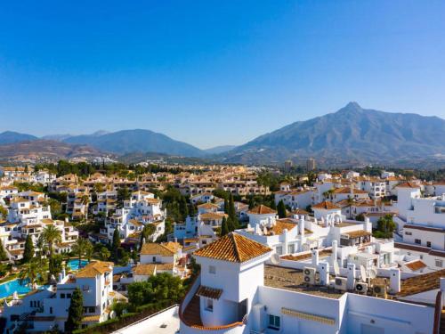 Marbella Hills - Tap to explore photos