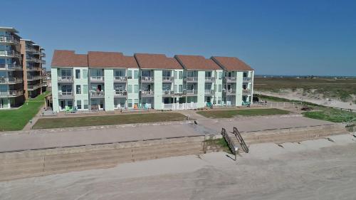 El Constante 211 by Padre Escapes - image 14