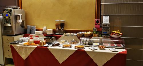 新亚历山大酒店 