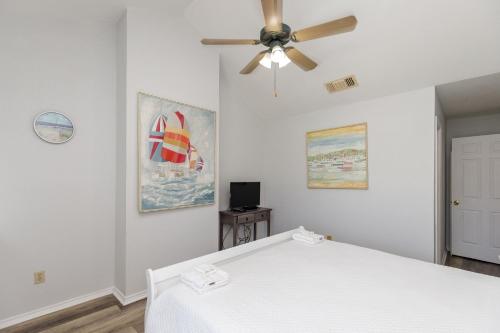 El Constante 234 by Padre Escapes - image 11