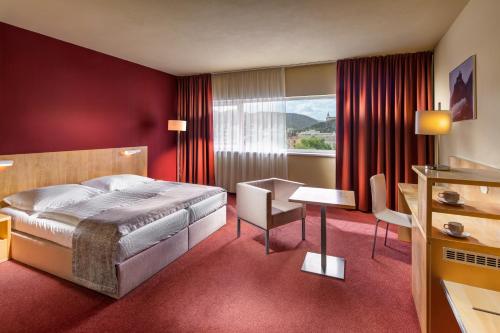 3 twin beds
