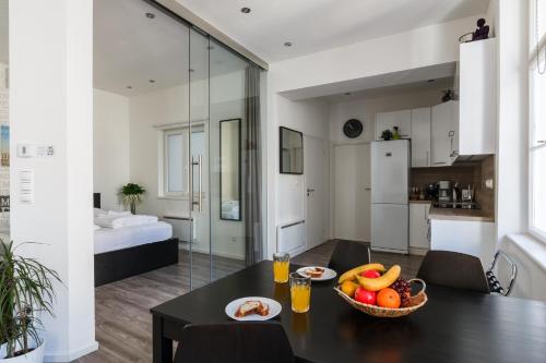 Prague Days - Open-plan Studio with AC near National Theatre - image 10