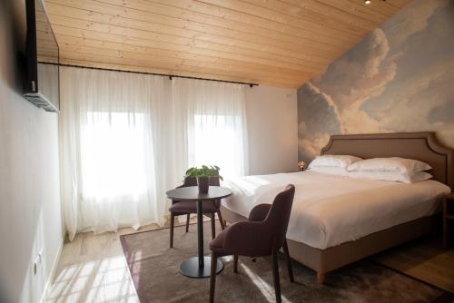 1 queen bed