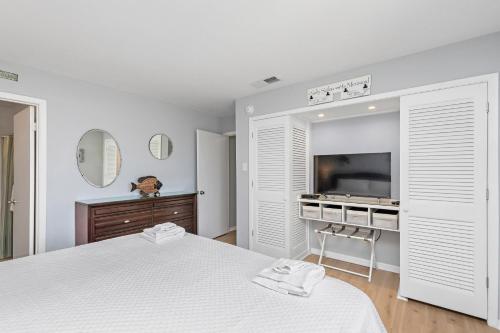 Paradise on the Water 212 by Padre Escapes - image 7