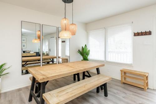 Surfside 202 by Padre Escapes - image 12
