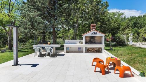 Villa Ana by Villas Holiday - image 3