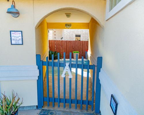 Midnight Bay Retreat Unit A by Padre Escapes - image 12