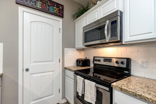 Nemo Cay Resort D140K Poolside by Padre Escapes - image 10