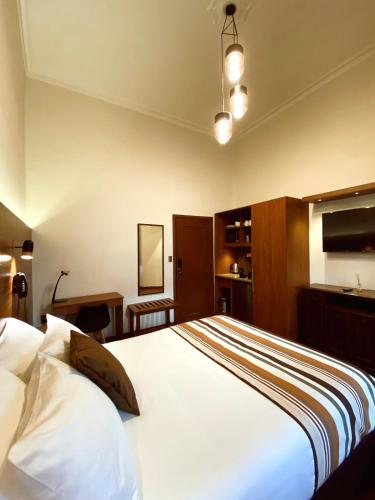 Single Room image 10