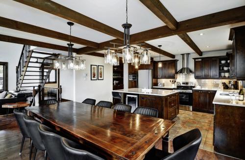 Chalet 27 Chemin Blanc by Les Chalets Alpins in ストーンハム