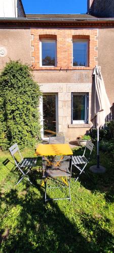 บริการและสิ่งอำนวยความสะดวก, Le nid d'Eugénie (Le nid d'Eugenie) in ฌาร์นัก