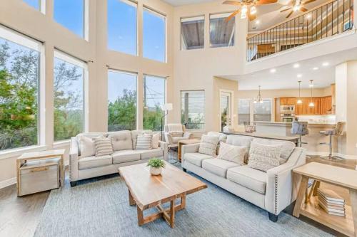 Lake Travis Luxury Escape - Austin, TX