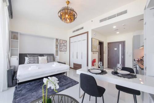 Breathtaking view compact & modern spacious studio, Dubai