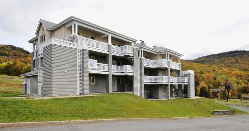 Hameau 24#22 - Studio in Stoneham (QC)