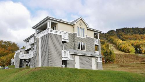 Hameau 24#22 - Studio in Stoneham (QC)