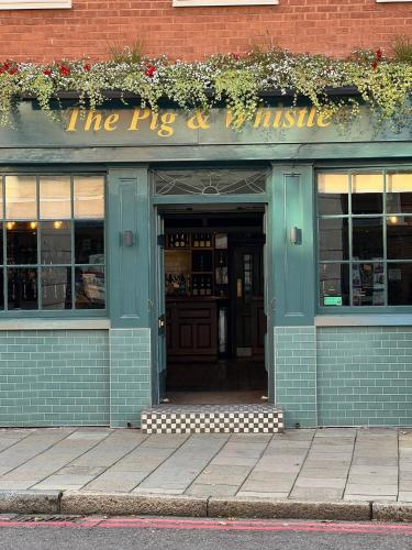 The Pig and Whistle, Londres