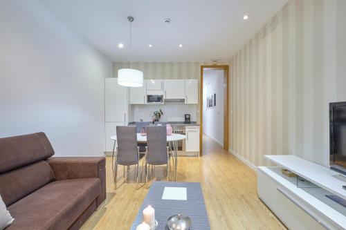 Apartamentos En Sol - image 12