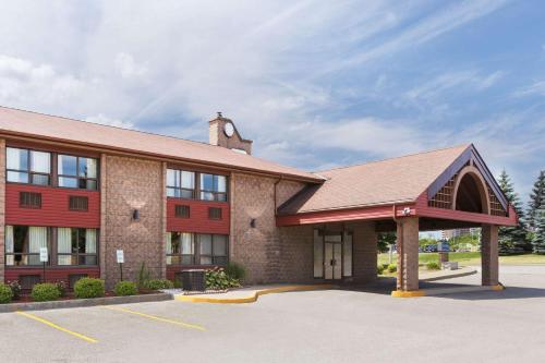 Travelodge by Wyndham Downtown Barrie - Hotel