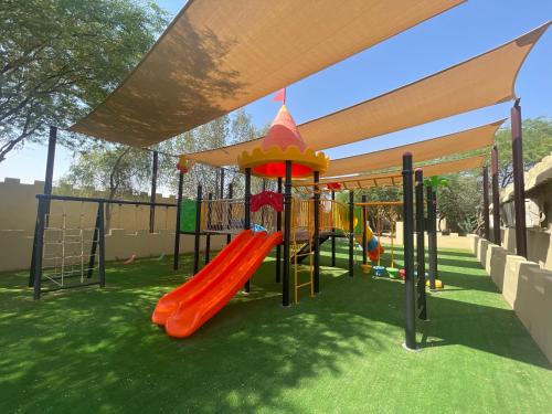 Al Bait resort with private swimming pools -HRS stables in Wadi Khadeja