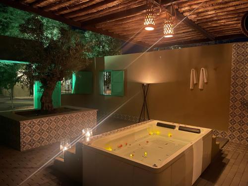 Al Bait resort with private swimming pools -HRS stables in Wadi Khadeja