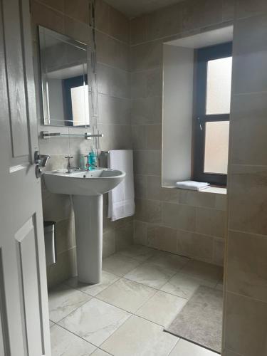 Double Room with Private Bathroom image 6