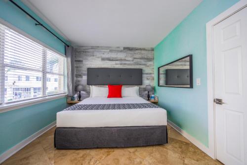 Suites on South Beach - image 13