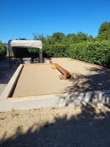 La Vieille Grange avec piscine et jardin