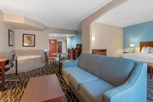 Best Western Plus Suites-Greenville