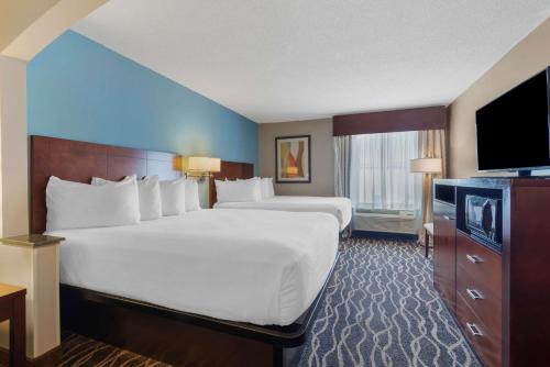 Deluxe Queen Suite with Two Queen Beds - Non-Smoking