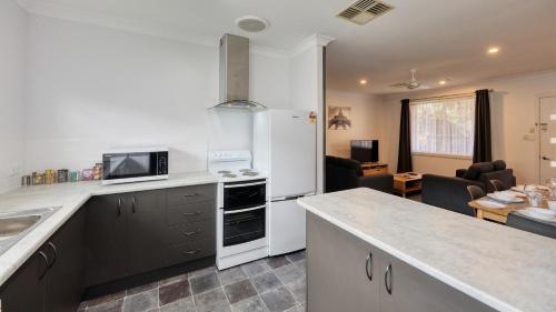 設施, Colonial Motel & Apartments in 陽城