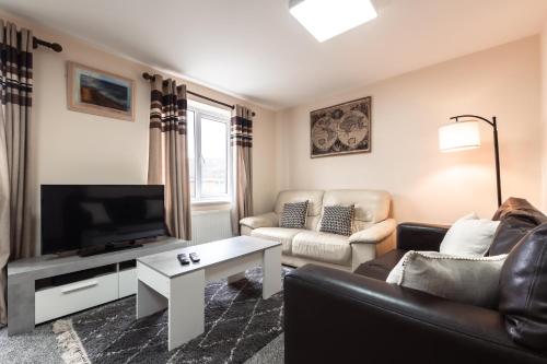 Cheerful 4 Bedroom townhouse with free parking gîte à louer Coventry City FC