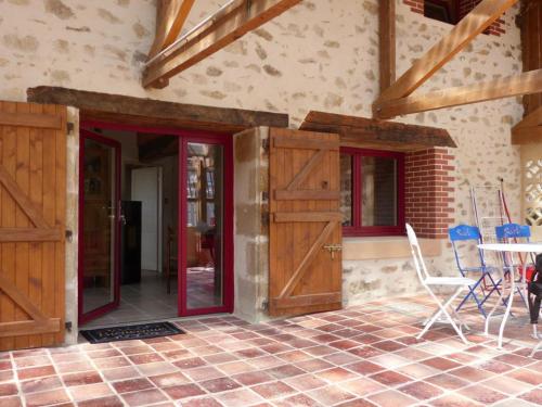 Gîte Écologique 3 Ch. avec Jardin Proche Forêt - Idéal Famille - FR-1-489-40 (Gite Ecologique 3 Ch. avec Jardin Proche Foret - Ideal Famille - FR-1-489-40) in Magny-Cours