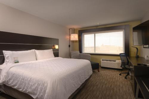 Holiday Inn Express & Suites - Tulsa Downtown - Arts District, an IHG Hotel