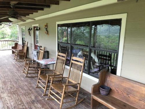 Antler Mountain House in Tarpley, USA