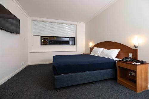 Standard Queen Room image 2