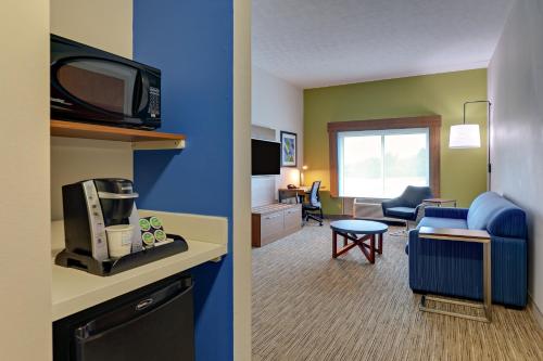 Holiday Inn Express Campbellsville, an IHG Hotel