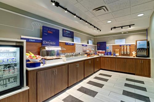 餐飲選擇, Holiday Inn Express Campbellsville By IHG in 坎貝爾斯威爾