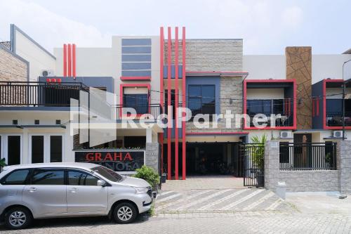 Exterior view, Dea Homestay Syariah @ Kertomenanggal Surabaya Mitra RedDoorz near City of Tomorrow (CITO)