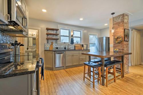 Updated Vintage Apartment Less Than half Mi to Main St in Keene (NH)