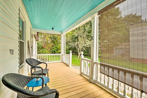 Updated Vintage Apartment Less Than half Mi to Main St in Keene, USA