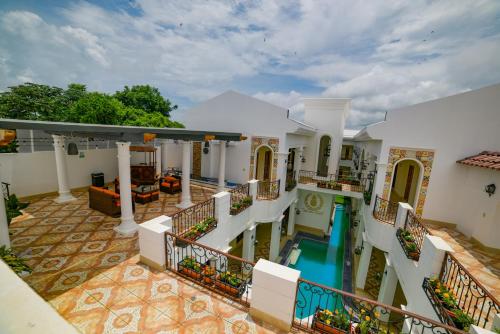402211337 GRAN HOTEL VICTORIA