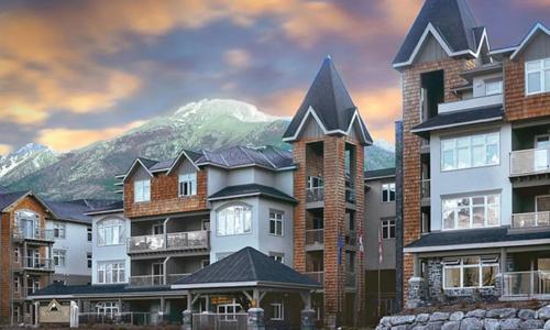 Windtower Lodge FullKitchen-Kingbed Suite-MntView-UGParking-Walk2DT, Canmore, Alberta