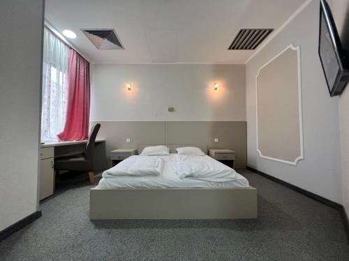 2 twin beds